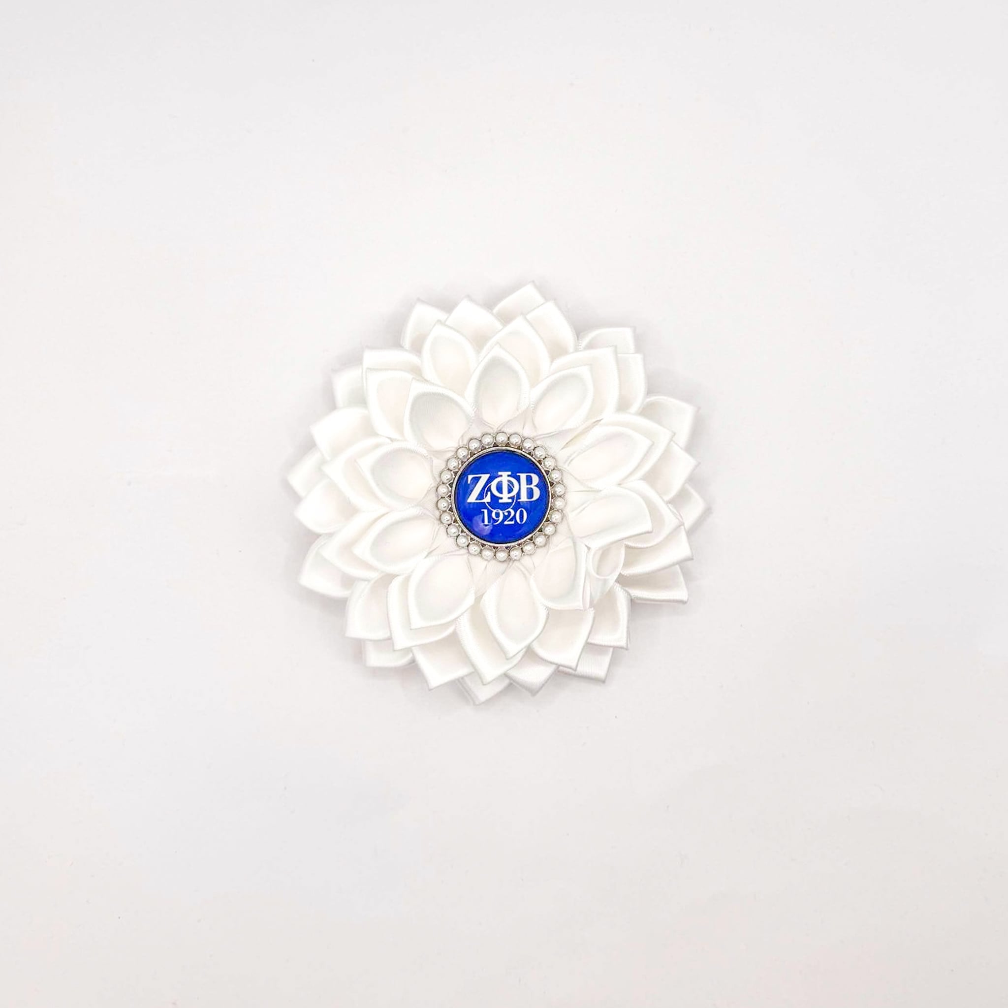 Zeta White Flower Pin with Pearls - Diva Starr Boutique